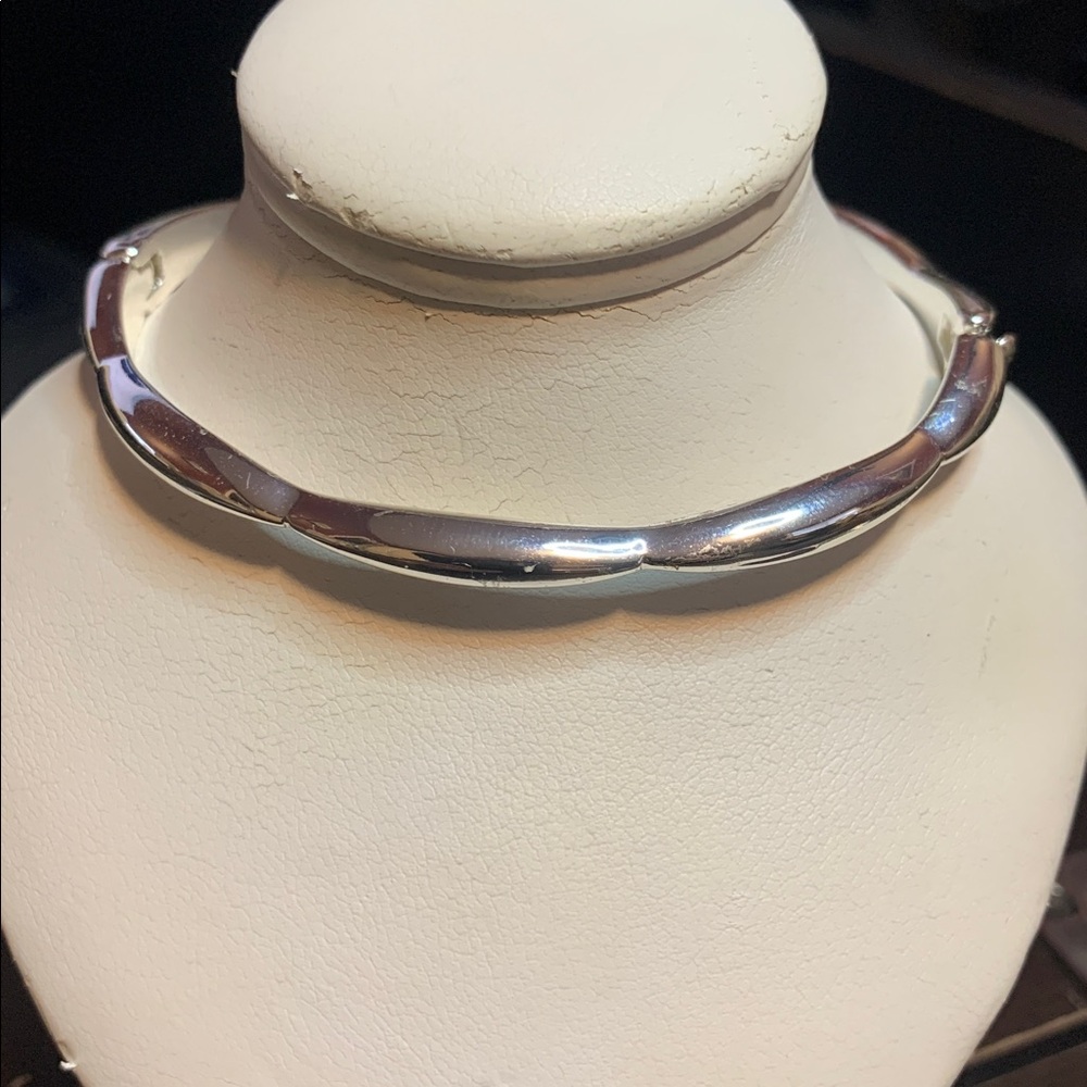Nine West Silver Tone Scalloped Edge Bracelet